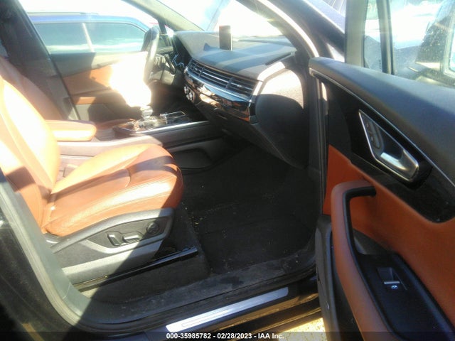 WA1VAAF77JD008338 Audi Q7 Prestige