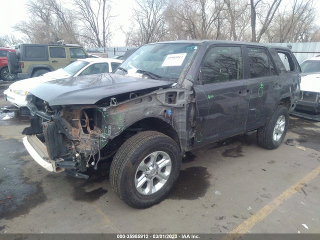 Toyota 4RUNNER SR5 2020 JTEBU5JR9L5794779 Image 2