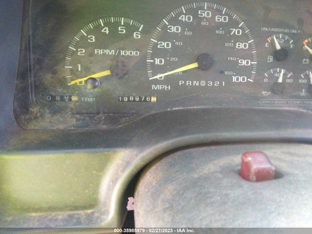 Chevrolet Suburban 1998 1GNFK16R1WJ355530 Image 8