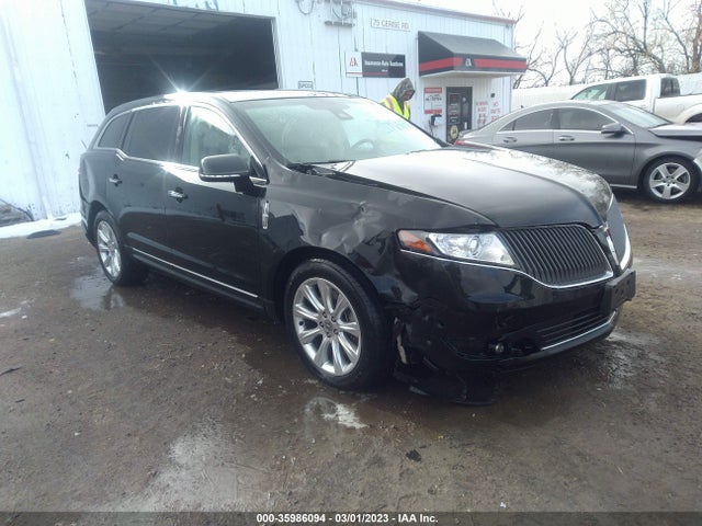 2015 Lincoln MKT, VIN: 2LMHJ5AT8FBL03685