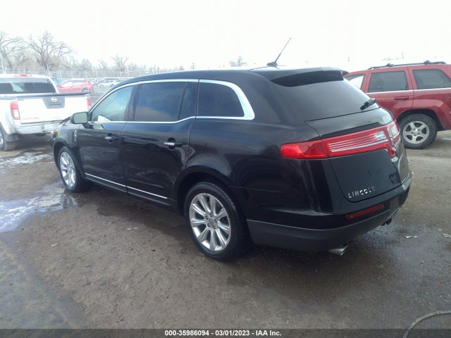 2015 Lincoln MKT, VIN: 2LMHJ5AT8FBL03685