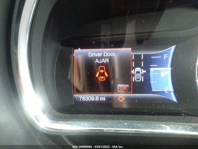 2015 Lincoln MKT, VIN: 2LMHJ5AT8FBL03685