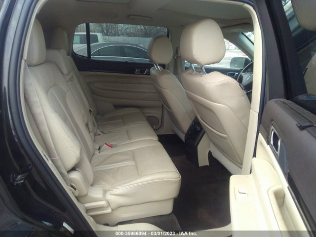 2015 Lincoln MKT, VIN: 2LMHJ5AT8FBL03685