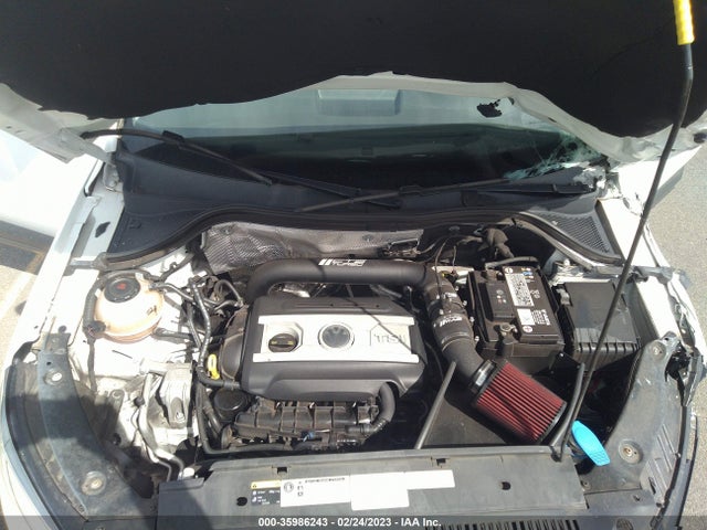WVGAV7AX6HK047068 Volkswagen TIGUAN