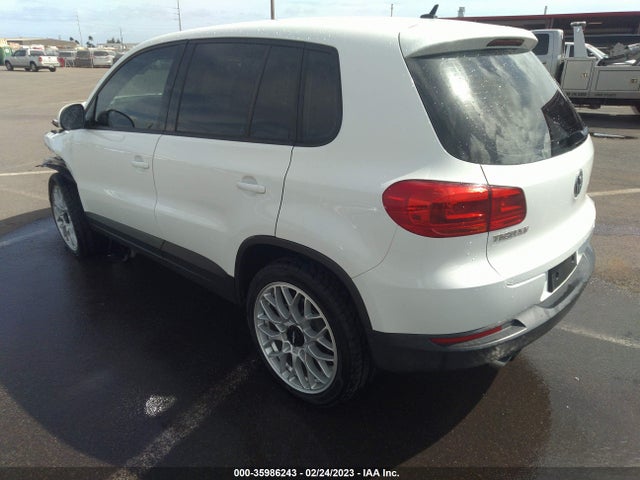WVGAV7AX6HK047068 Volkswagen TIGUAN