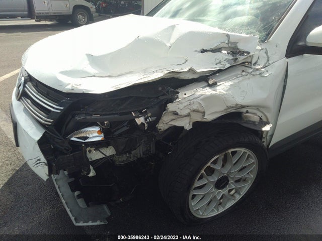 WVGAV7AX6HK047068 Volkswagen TIGUAN