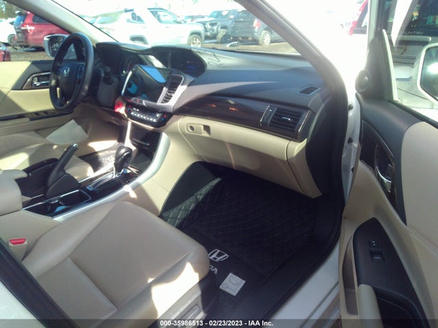 2016 Honda Accord, VIN: 1HGCR3F09GA000564