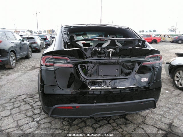 2023 Tesla Model X, VIN: 7SAXCBE67PF375915