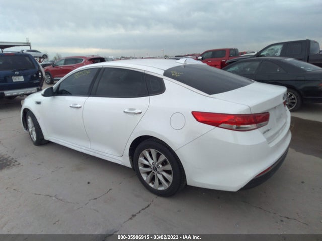 2016 Kia Optima, VIN: 5XXGU4L33GG040226