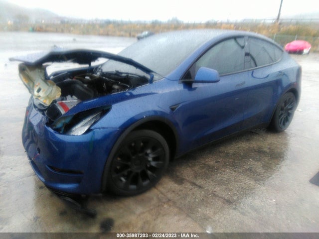 Tesla Model Y Long Range 2021 5YJYGDEEXMF061051 Image 2