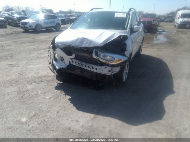 1FMCU9GD9JUB10811 Ford ESCAPE SE