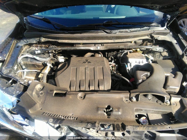 JA4AT4AA0JZ070289 Mitsubishi Eclipse Cross Le