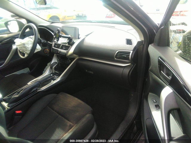 JA4AT4AA0JZ070289 Mitsubishi Eclipse Cross Le