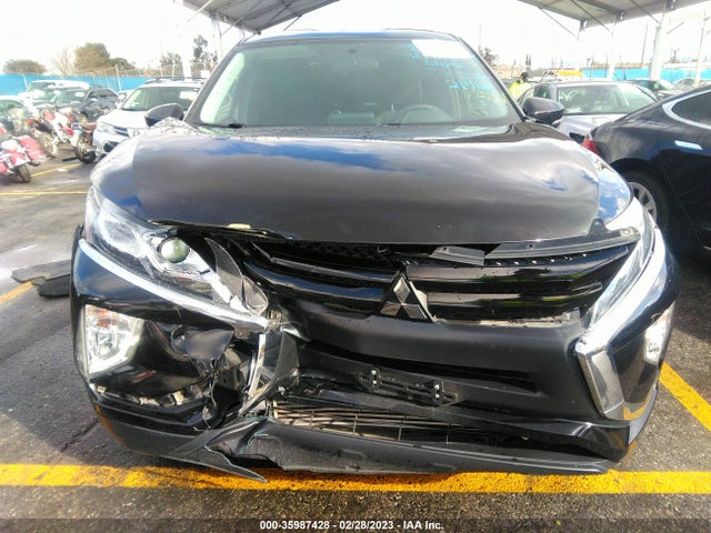 JA4AT4AA0JZ070289 Mitsubishi Eclipse Cross Le