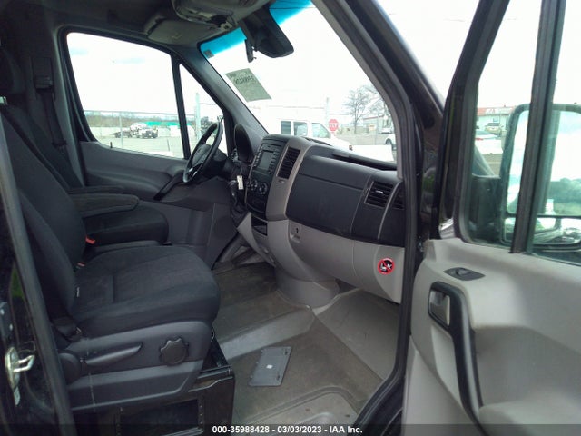 35988428 :رقم المزاد ، WDZPE7DD3GP199388 vin ، 2016 Mercedes-benz Sprinter Passenger Vans مزاد بيع