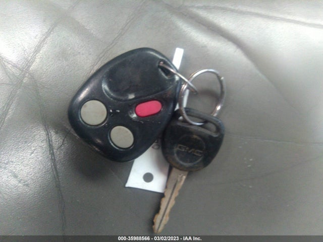GMC YUKON XL DENALI 2005 1GKFK66U85J252280 Image 3