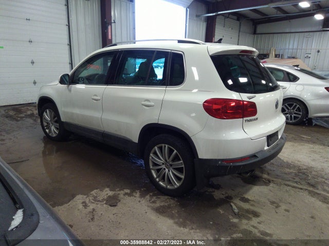 2012 VOLKSWAGEN TIGUAN SE W/SUNROOF & NAV VIN: WVGBV7AX1CW608976