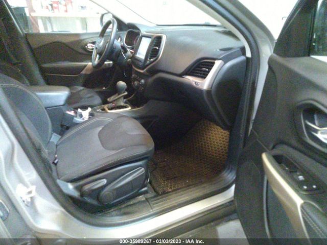 1C4PJLCBXHD233088 Jeep Cherokee Latitude