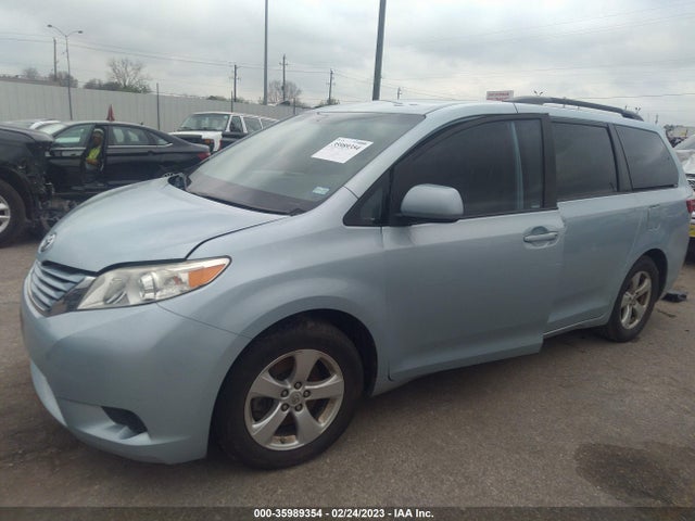 Toyota SIENNA LE 2017 5TDKZ3DC4HS784423 Image 2