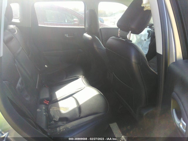 3C4NJDCBXKT627592 Jeep Compass Limited