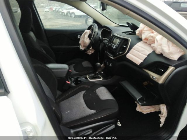 1C4PJMAS3HW544021 Jeep Cherokee Sport