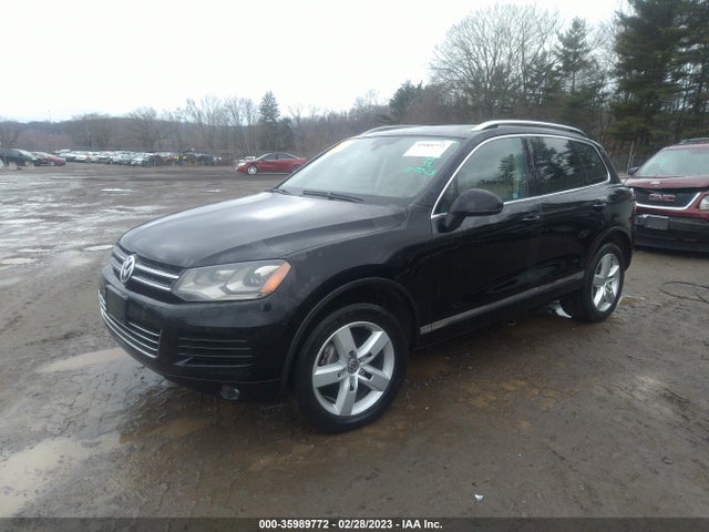 WVGFK9BP7BD002399 Volkswagen Touareg Lux