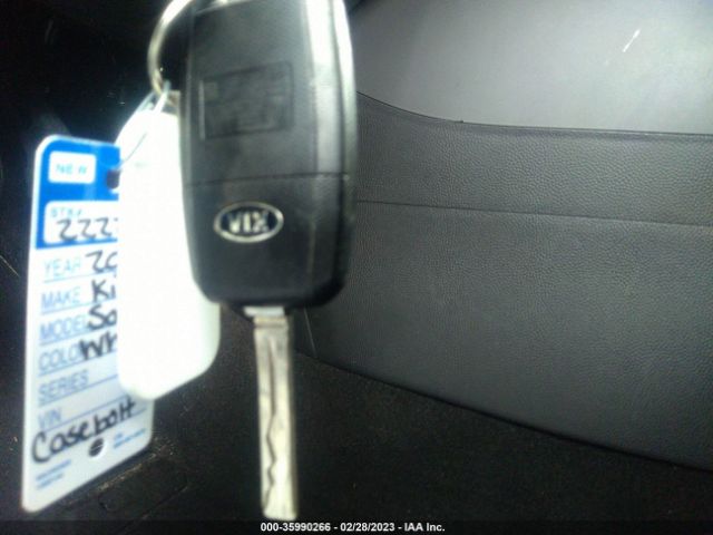 KNDJN2A24J7889041 KIA Soul Base