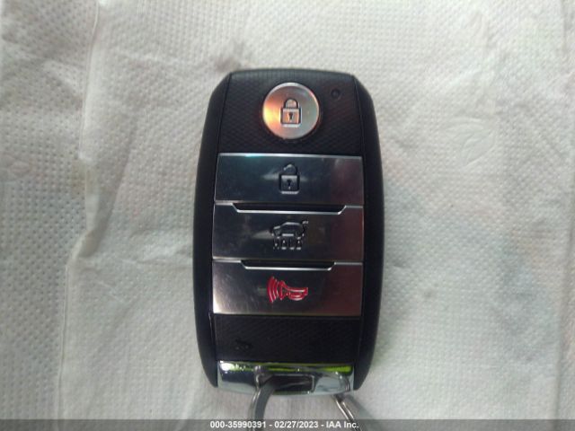 KNDCB3LC9K5274396 KIA NIRO LX