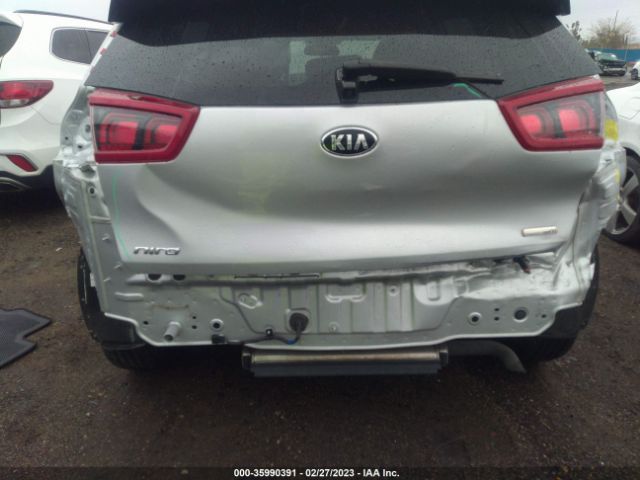 KNDCB3LC9K5274396 KIA NIRO LX