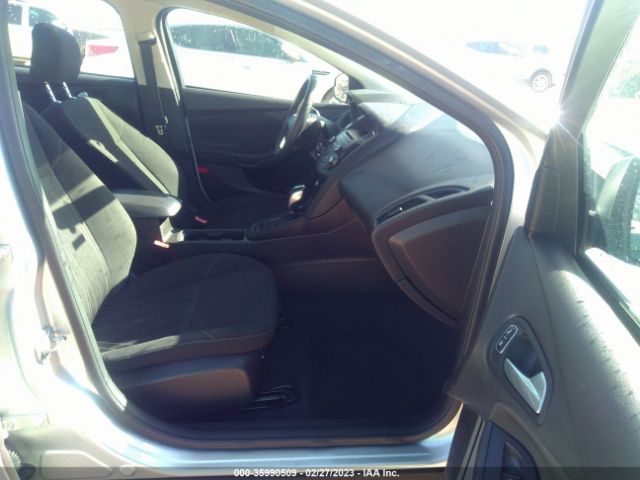 1FADP3F22GL347688 Ford FOCUS SE
