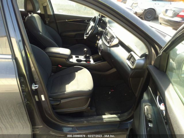 5XYPG4A35GG106135 KIA SORENTO LX
