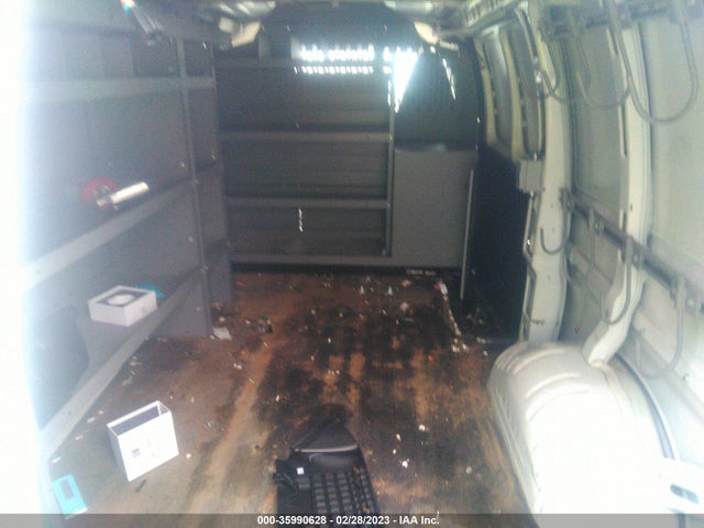 Chevrolet EXPRESS CARGO VAN 2018 1GCWGAFP4J1333040 Image 9
