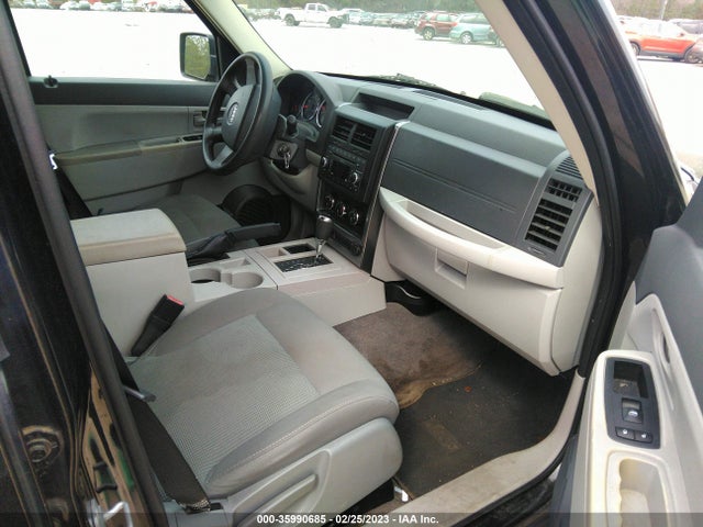 2008 JEEP LIBERTY SPORT VIN: 1J8GP28K98W108579