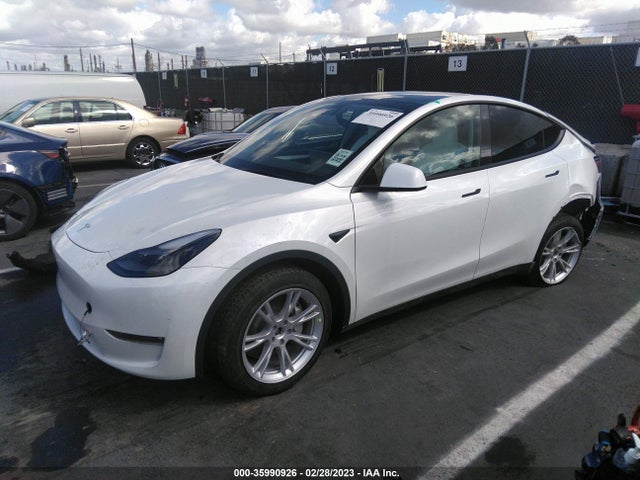 Tesla Model Y Long Range 2023 7SAYGDEEXPF620282 Image 2