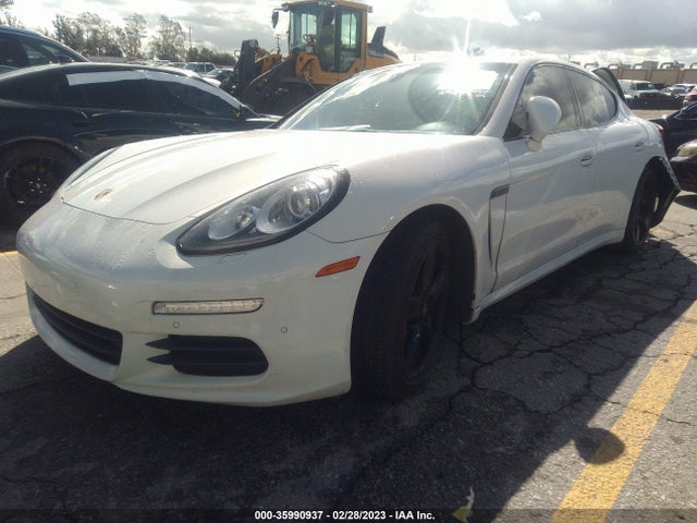 2016 Porsche Panamera, VIN: WP0AA2A72GL000356