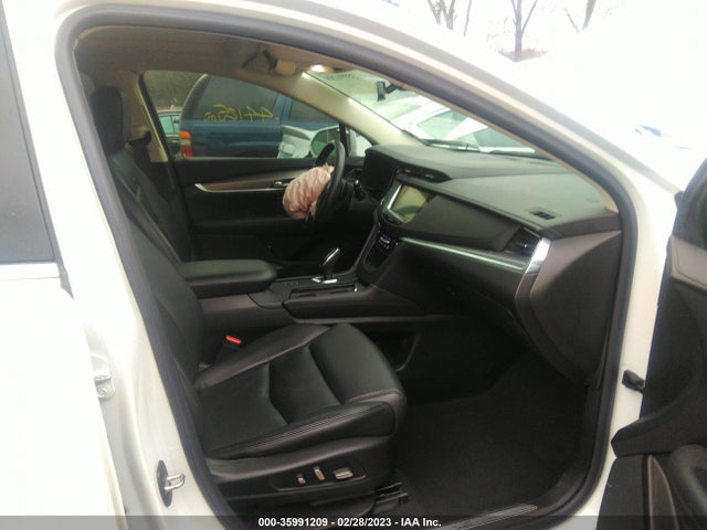1GYKNDRS5HZ218877 Cadillac Xt5 Luxury Awd