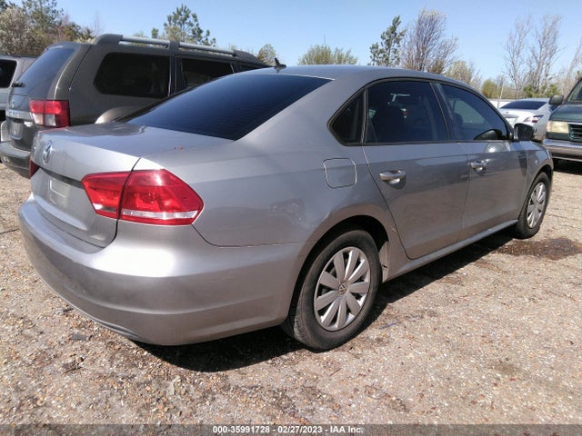 2013 VOLKSWAGEN PASSAT S VIN: 1VWAP7A38DC013629