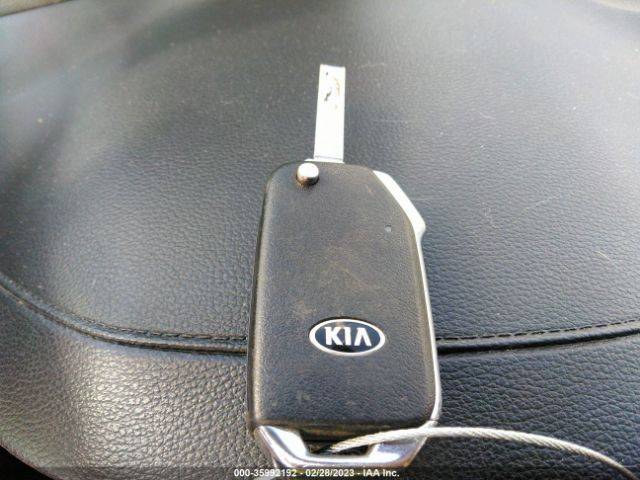3KPF24AD9KE043498 KIA Forte Lxs
