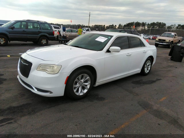 Chrysler 300 Limited 2015 2C3CCAAG4FH904240 Image 2
