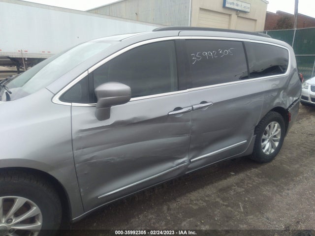 2C4RC1BG1HR611056 Chrysler Pacifica Touring-l