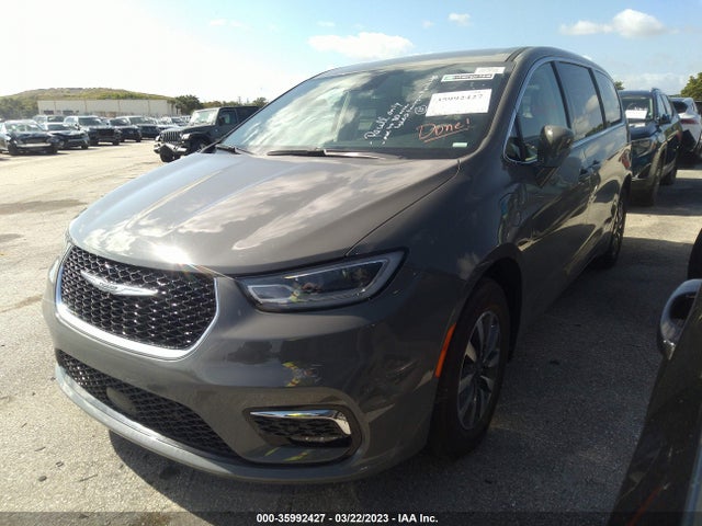 Chrysler Pacifica 2022 2C4RC1L73NR119025 Image 2