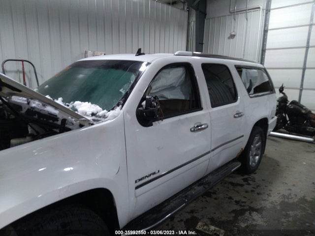 2011 GMC YUKON XL DENALI VIN: 1GKS2MEF1BR223965