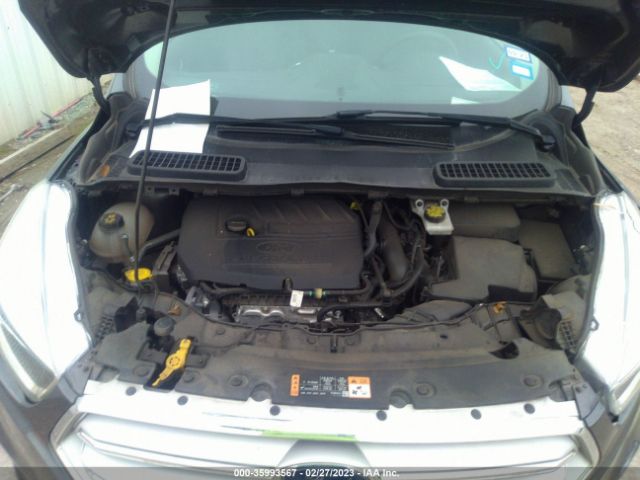 1FMCU0GDXJUD04145 Ford ESCAPE SE