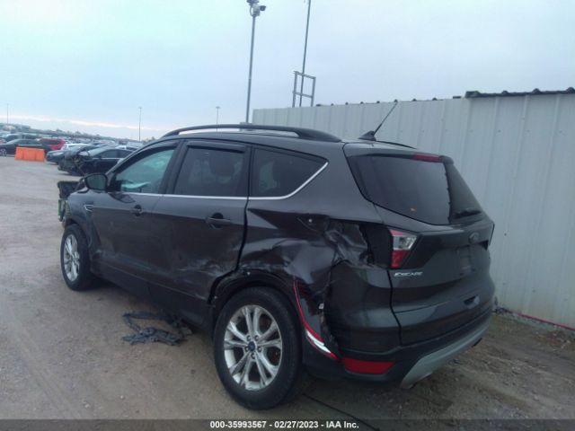 1FMCU0GDXJUD04145 Ford ESCAPE SE