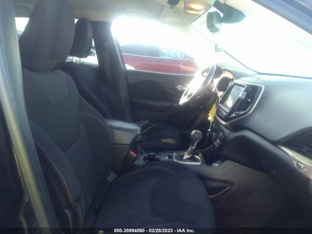 1C4PJLCB5FW706848 Jeep Cherokee Latitude
