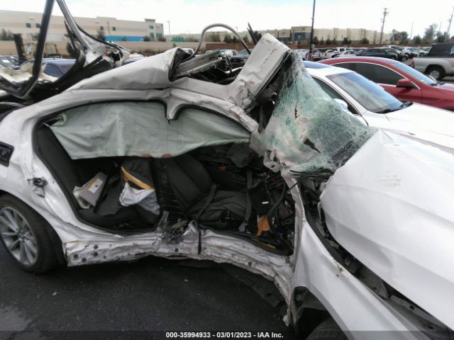 WBA8A9C32HK864796 BMW 3 Series 320i