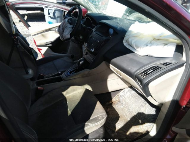 1FADP3K25FL302233 Ford FOCUS SE