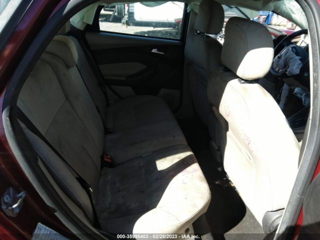1FADP3K25FL302233 Ford FOCUS SE