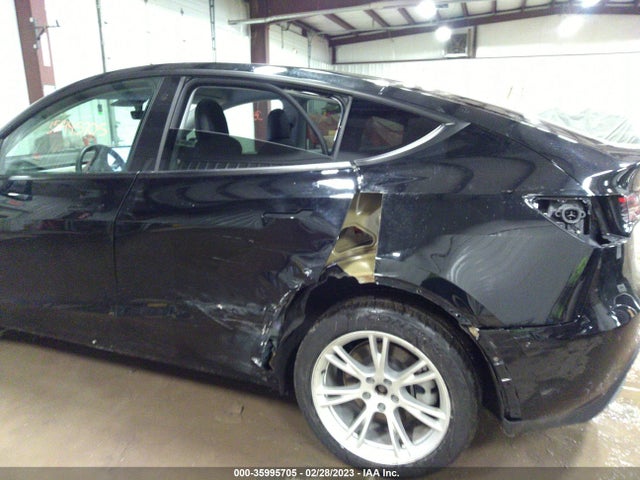 Tesla Model Y Long Range 2021 5YJYGDEE3MF081738 Image 7
