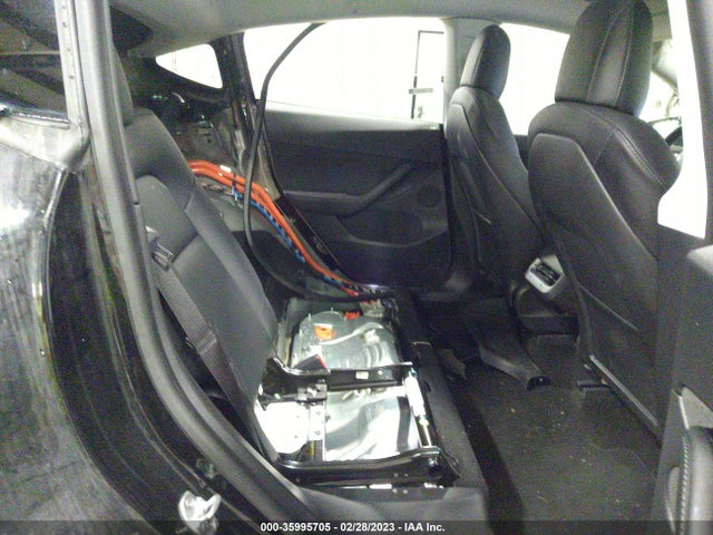 Tesla Model Y Long Range 2021 5YJYGDEE3MF081738 Image 9